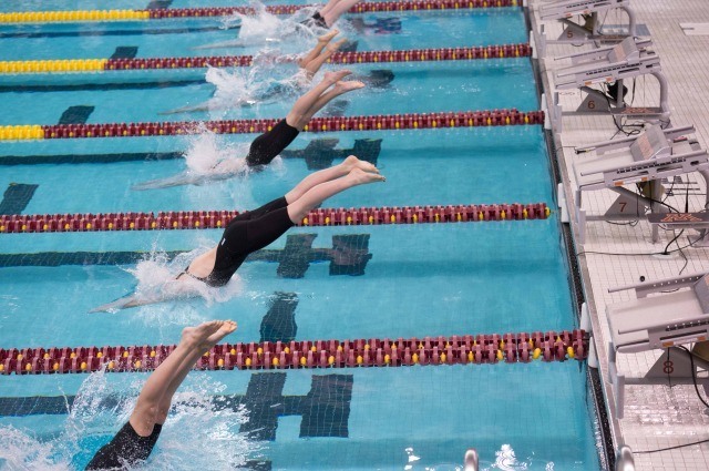Start of the women's 500 free (photo: Mike Lewis, Ola Vista Photography)