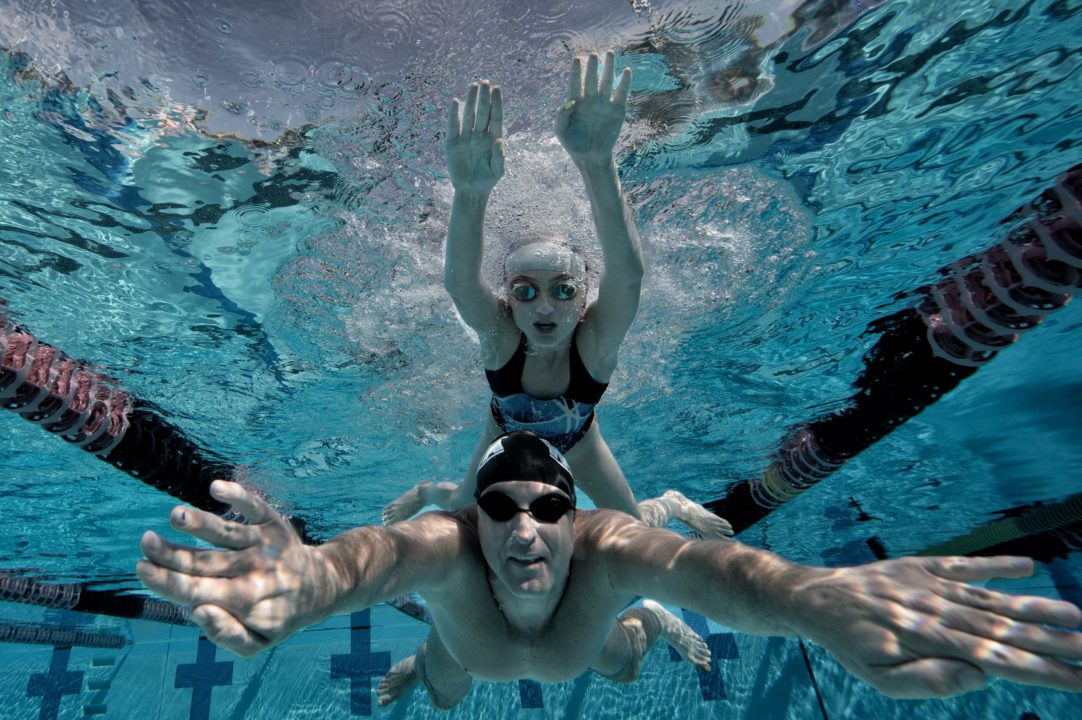 Il Nuoto collante della Famiglia-Perchè i Genitori dovrebbero Nuotare?