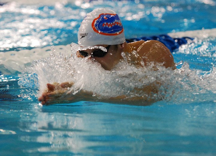 Solaeche goes 2:16 in 200 breast, Beisel wins twice at Sizzlin’ Summer Invite