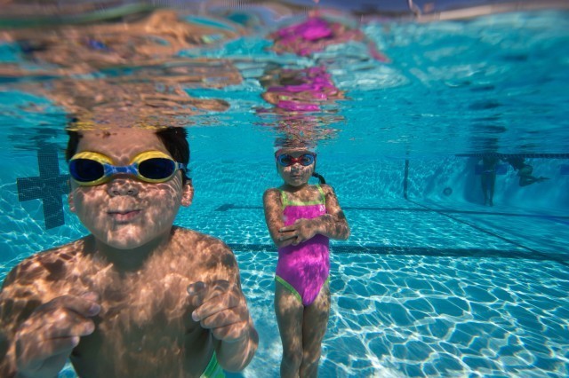kids stock by Mike Lewis 3 of 4 SwimTopia y SwimOutlet se asocian para ahorrar tiempo a los padres de natación