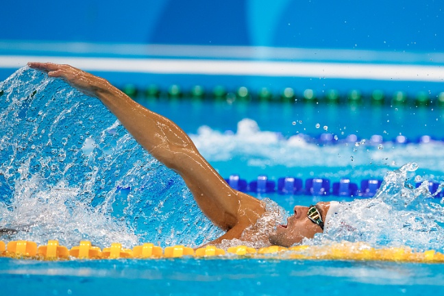 Loyola Commit Joe Hayburn Cracks Michael Phelps’ 100 Back Pool Record In 47.61