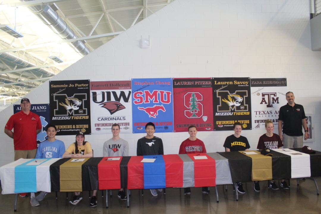 Lakeside Aquatic Club Holds Signing Ceremony for 7 Seniors