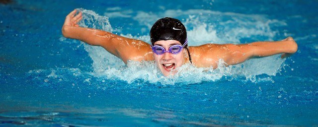 Kenyon College Men And Women Earn NCAC Swimmer Of The Week