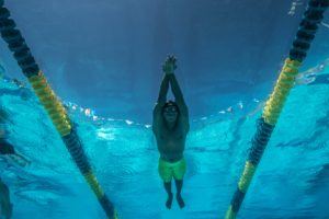 An Underwater Dolphin Kick Set for Exploring Technique and Speed