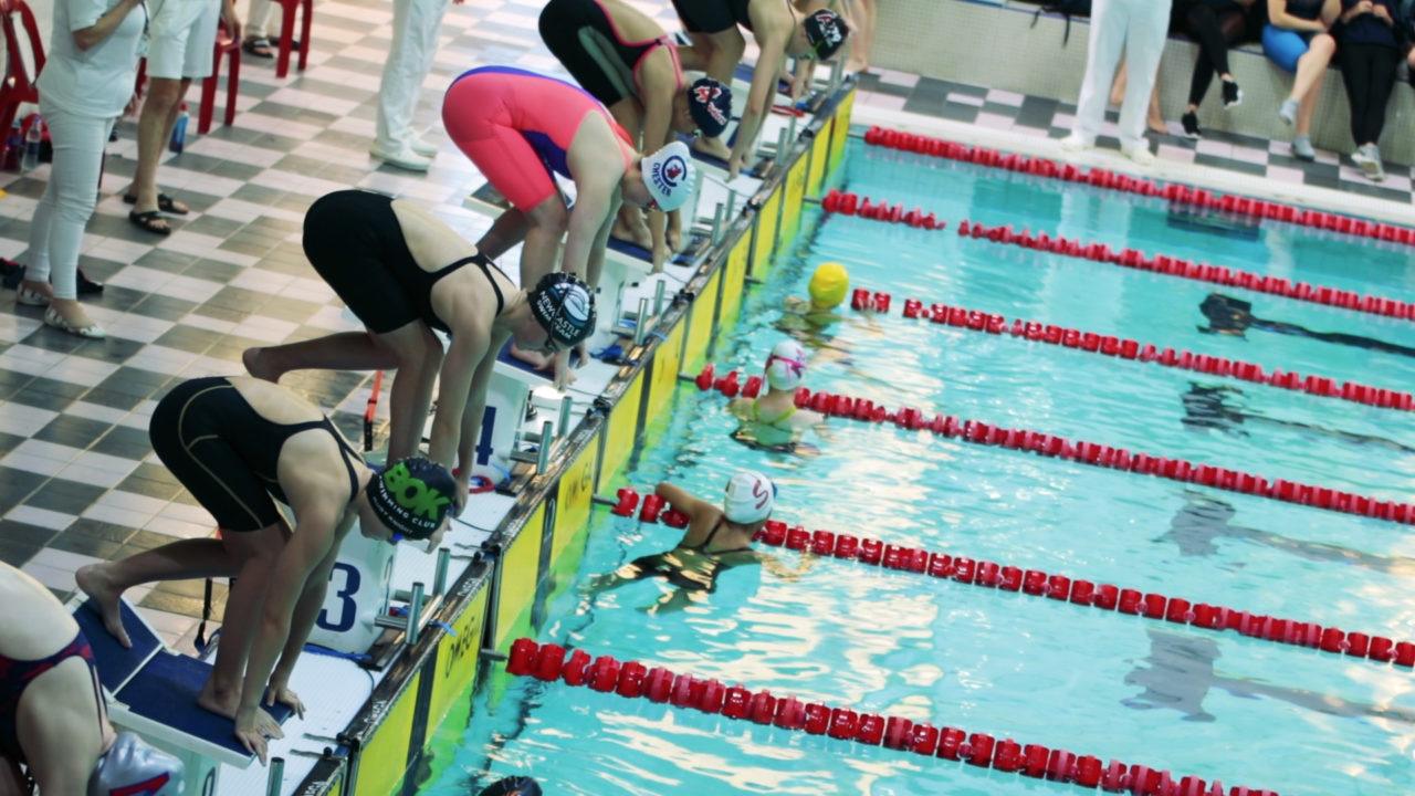 Ask Swim Mom: Should There Be a Maximum Practice Schedule?
