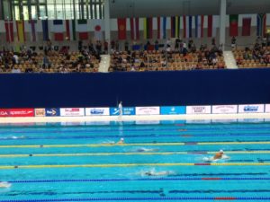 Olympiasieger, Weltmeister aus 57 Nationen testen Form im schnellen Berliner Pool