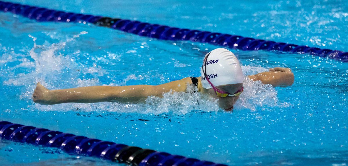Watch 14-Year-Old Summer McIntosh Post Blistering 1:56.19 200 Freestyle