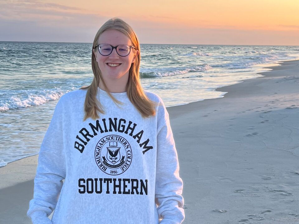 Distance Freestyler Emma O’Neill Commits to Birmingham Southern for 2022-23
