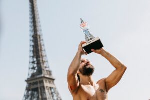 Record-Breaking Catalin Preda Powers To Cliff Diving Victory In Paris