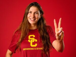 arena Swim of the Week: Minna Abraham Delivers 1:43.53 200 Free In Yards Debut
