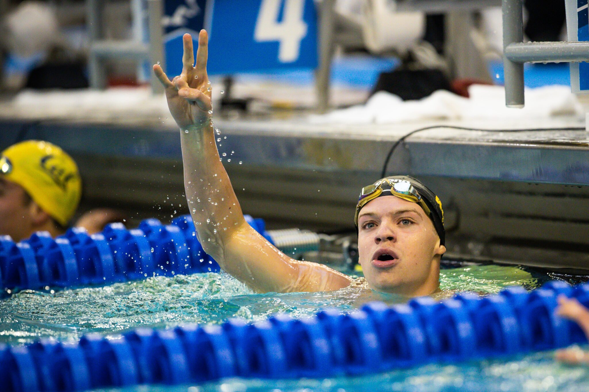 Léon Marchand: The French swimmer breaking records on his way to Paris 2024  • FRANCE 24 English 