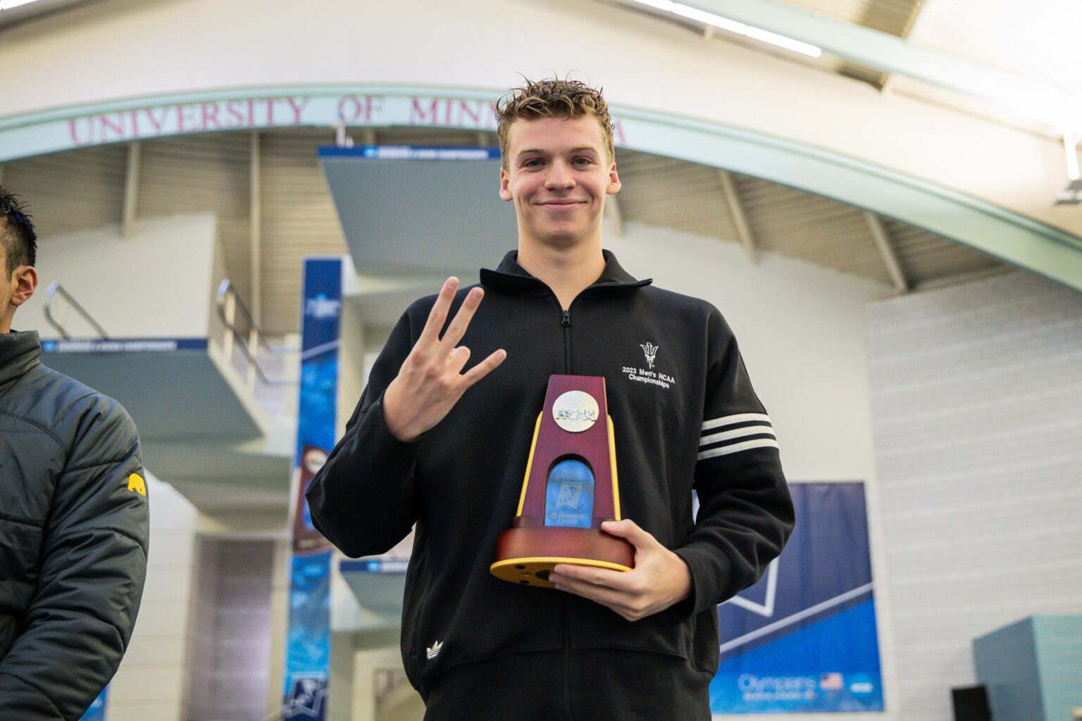 Leon Marchand Becomes First NCAA Champ Since Natalie Coughlin To ...