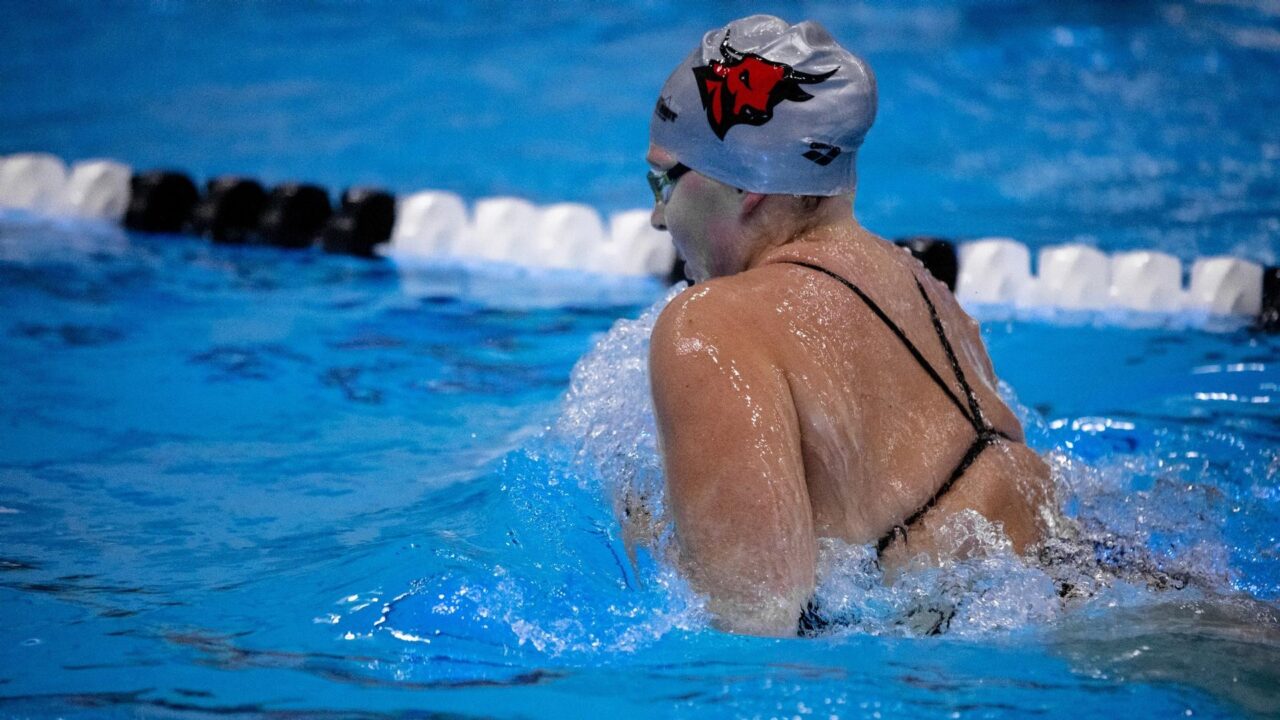 Omaha Men & Women Move To 2-0 With Sweep of Rockhurst