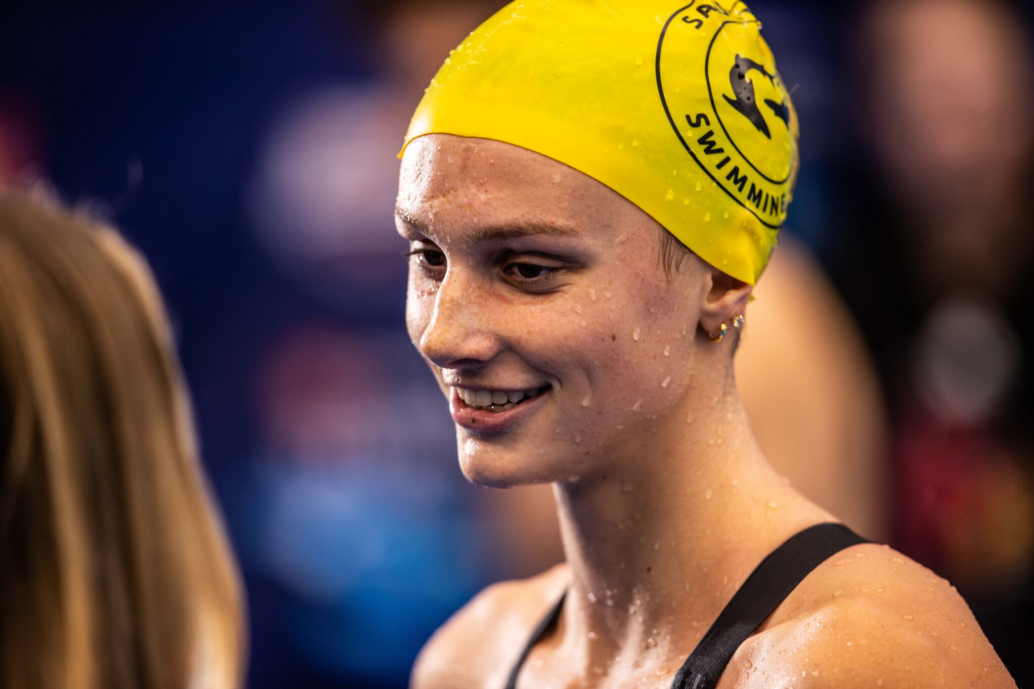 Summer McIntosh Breaks World Record in 400 IM at Canadian Trials in Race Video