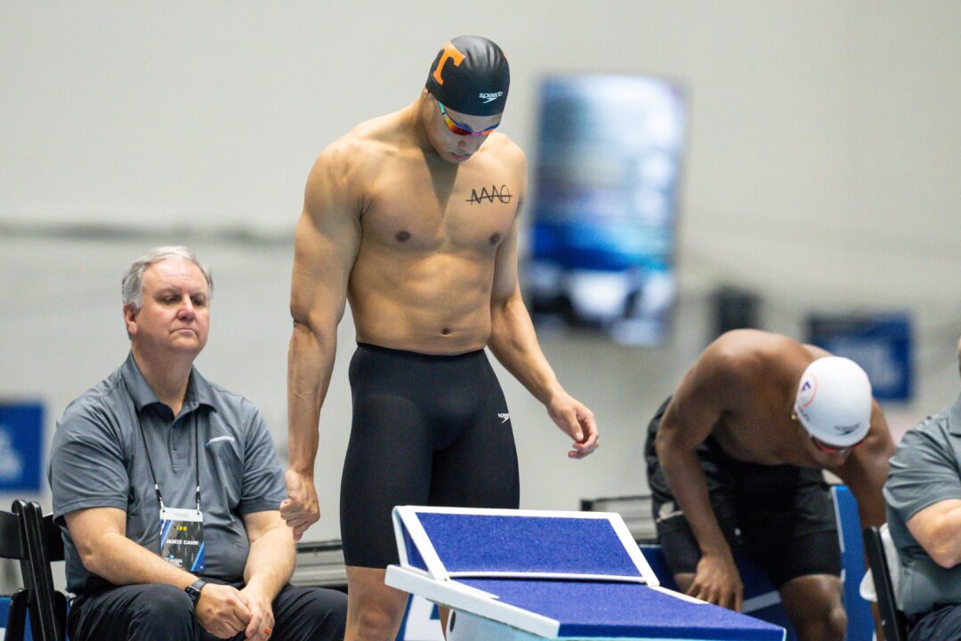 Jordan Crooks, orgullo de Islas Caimán, bajó un récord de Caeleb Dressel