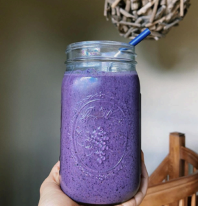 The Hungry Swimmer: Blueberry Cheesecake Smoothie