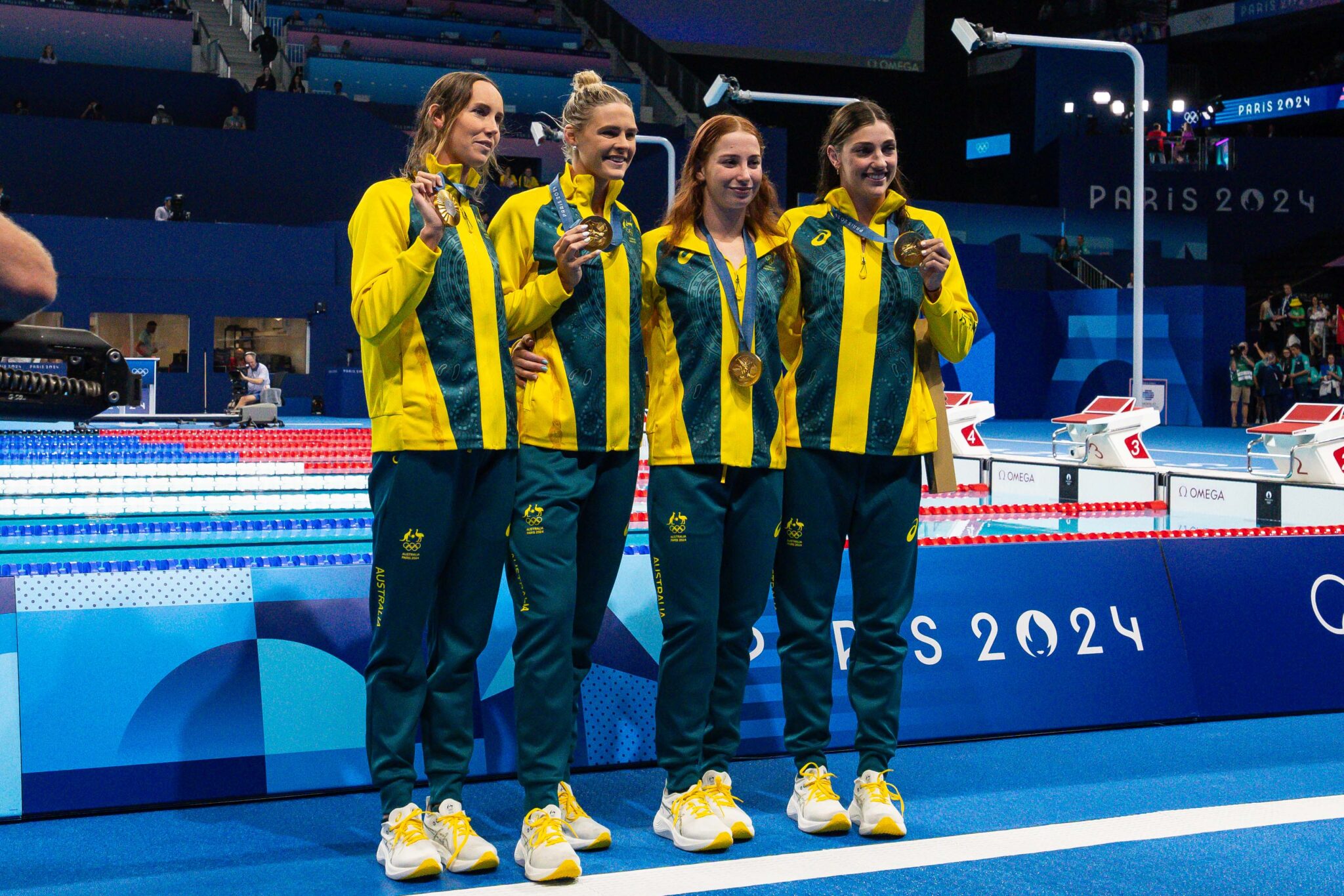 Australian Women Ne 4x100 Free Relay Me 328.92 Ke Sath Break Kiya