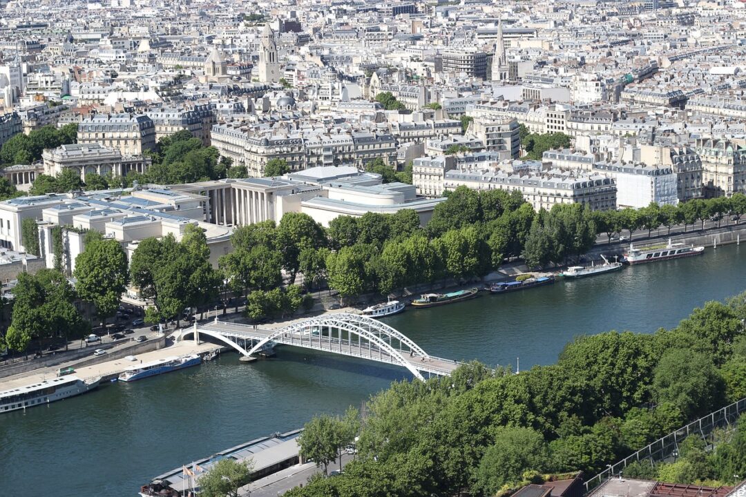 Paris Mayor Anne Hidalgo Tells French Radio She Will Swim in the Seine Next Week