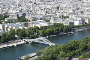 Buenas señales: La alcaldesa de París se bañó en el río Sena junto a Tony Estanguet