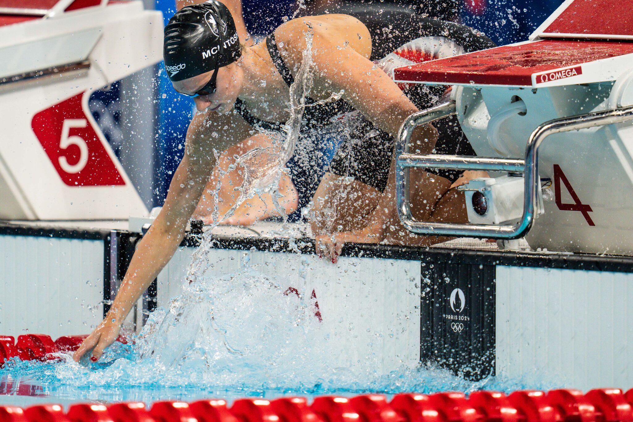 Summer McIntosh Swims 3:54.18 To Shatter 400 Freestyle World Record By 1.2 Seconds