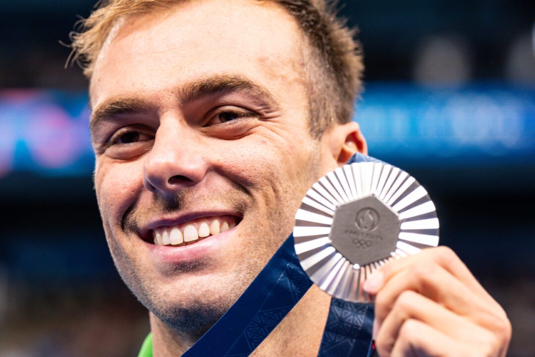 Gregorio Paltrinieri Accende La Fiamma Olimpica Per Milano-Cortina 2026