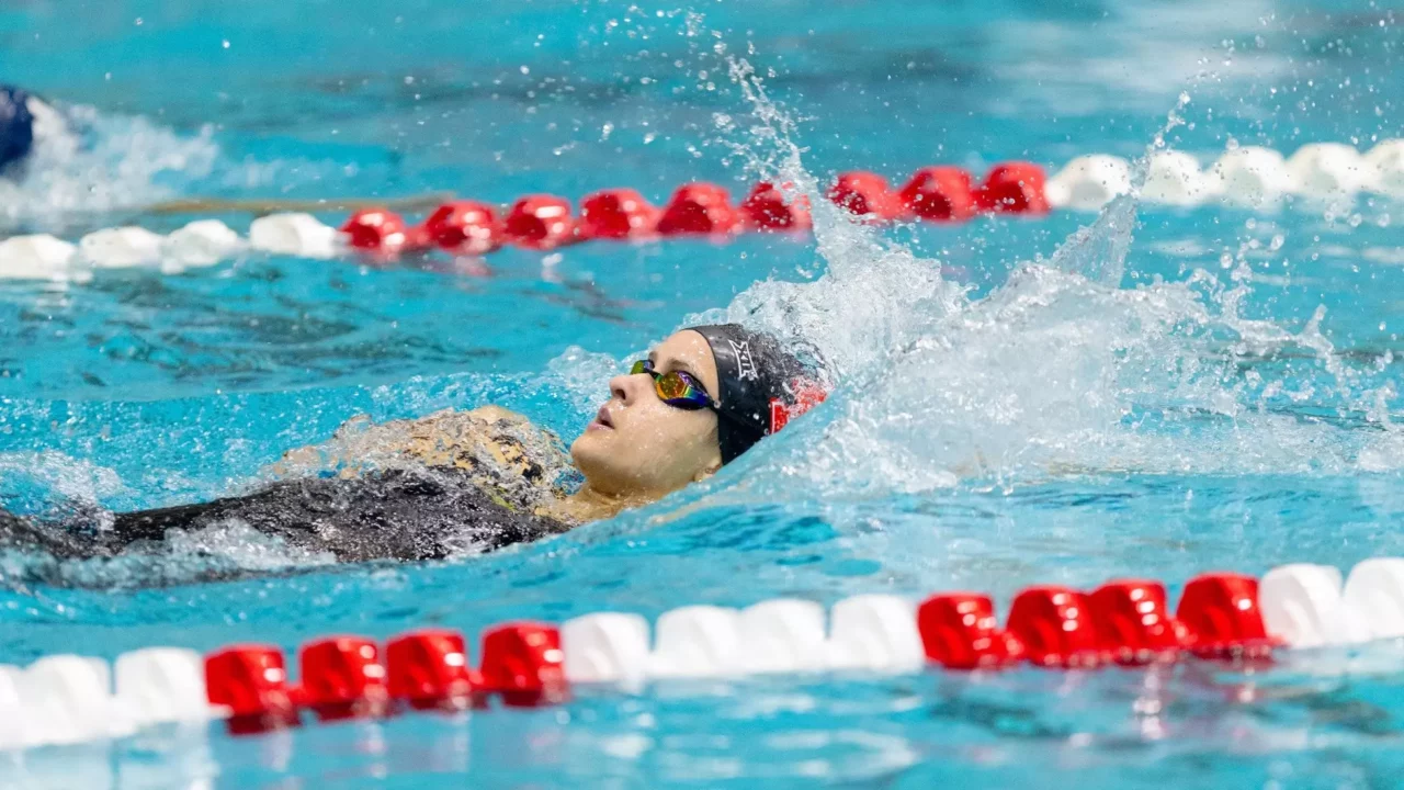 Houston’s Elizabeth Jimenez Breaks Dominican Republic 50 Back Record At Short Course Worlds