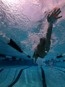 How Aqua Knuckles Makes You A Faster Swimmer