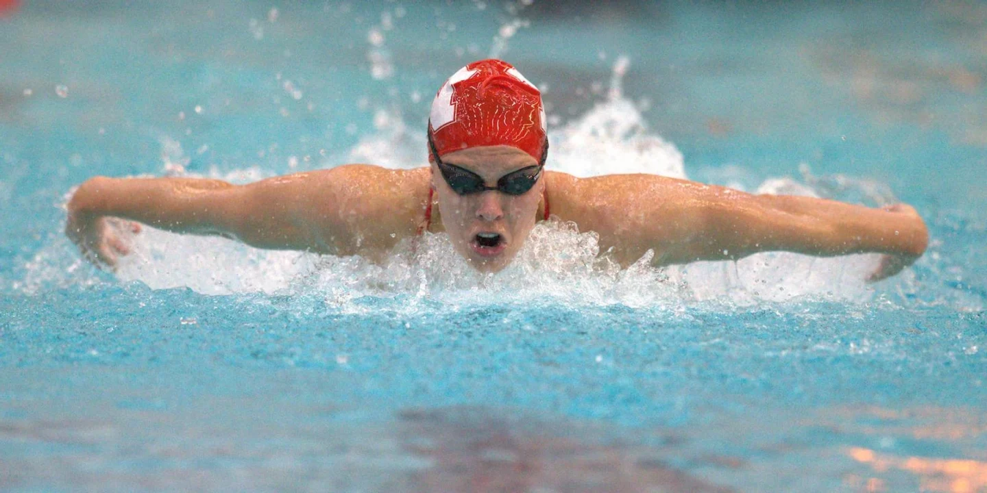 All-American Gena Jorgenson Wins 3 as Huskers Roll on Senior Day; Stoll Breaks Illinois Record