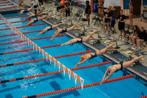 Bowling Green Tops Barry & Simon Fraser; Red Leafs Top Bucs In Men’s Meet