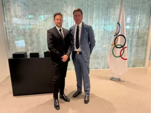 Después de la tragedia, Gary Hall Jr. recibe sus medallas olímpicas