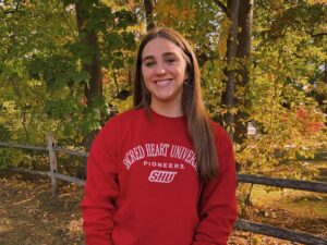 Backstroker Jacklyn Zenner Commits to Sacred Heart for 2025-26