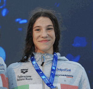 Italy’s Alessandra Mao Stuns With 1:57.00 In The 200 Free, 3rd Fastest 14 Year Old Ever