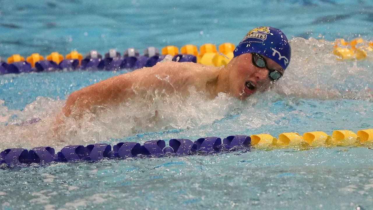 South Dakota State Men Hold Off St. Cloud State For Narrow Victory
