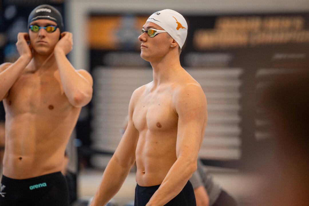 Texas Freshman Rafael Fente Damers Dislocated His Shoulder In October