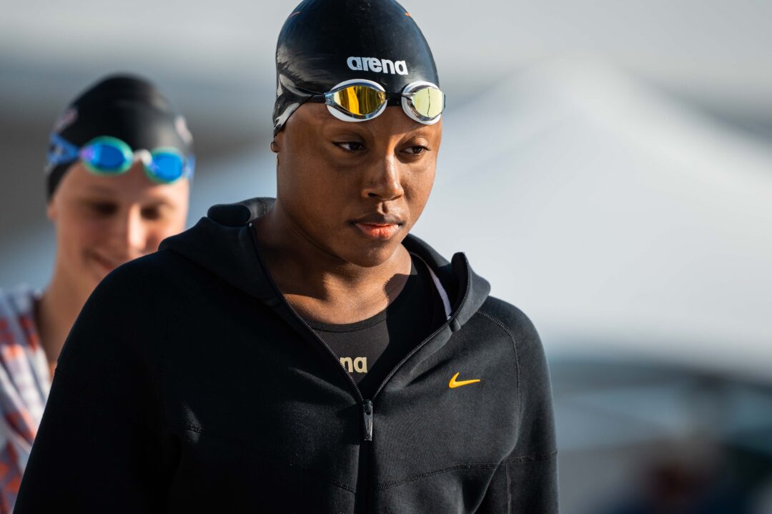 Simone Manuel Fires Off Season-Best 53.15 100 Free On Day 1 of Austin Sectionals