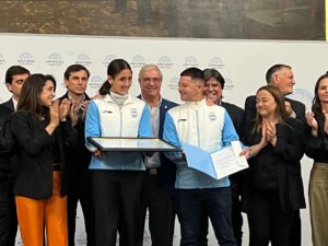 Agostina Hein fue premiada en el Congreso de la Nación en Argentina